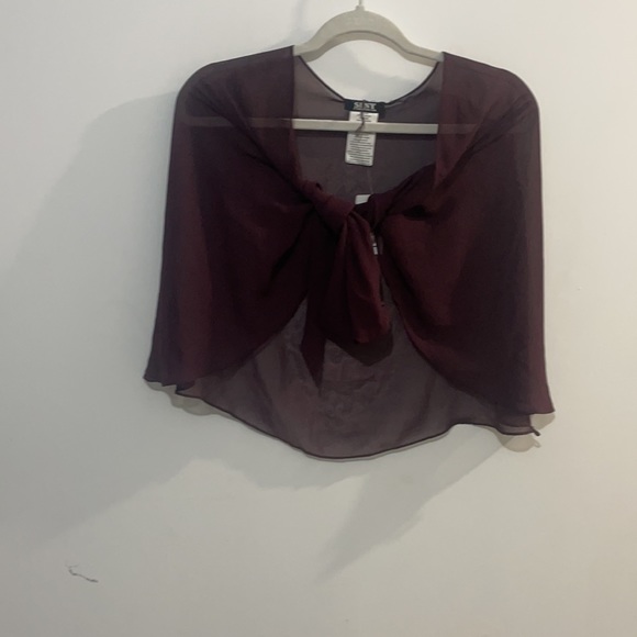 Burgundy shawl - Picture 3 of 4